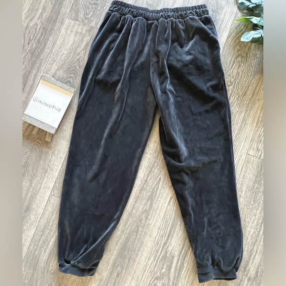 Lark + Grey “Mama” maternity velour sweatsuit in charcoal. Size M - Picture 9 of 11